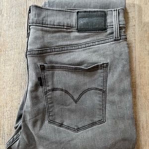 Levi’s 311 Mid-Rise Skinny Shaping Jeans size 31 waist x 30 length